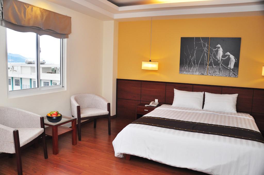 Golden Summer Hotel Нячанг Экстерьер фото